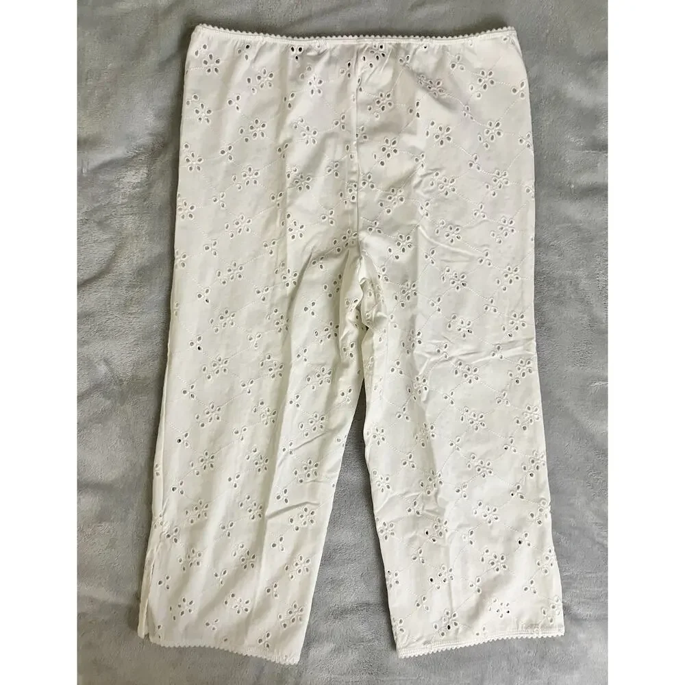 Free People Intimately Ivory Eyelet Size L Capri Pants Crop Coquette Flirty NEW